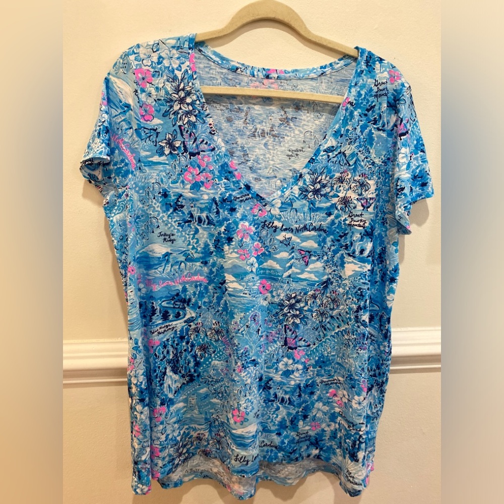 Lilly Pulitzer Etta V-neck Top Blue Pedro Lilly Loves North Carolina Size XL